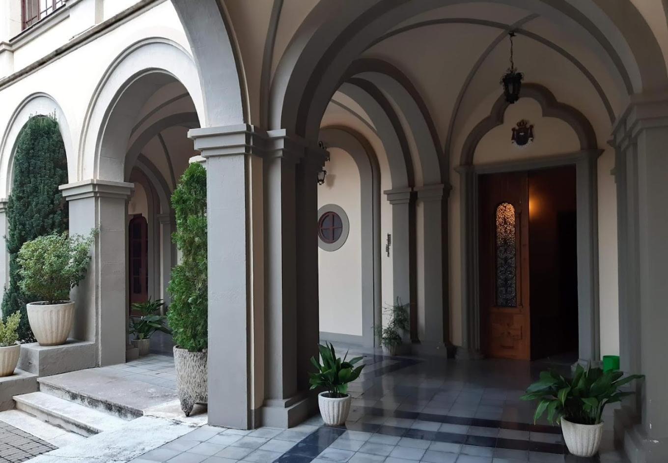塞奥-德乌赫尔 Residencia Sagrada Familia酒店 外观 照片