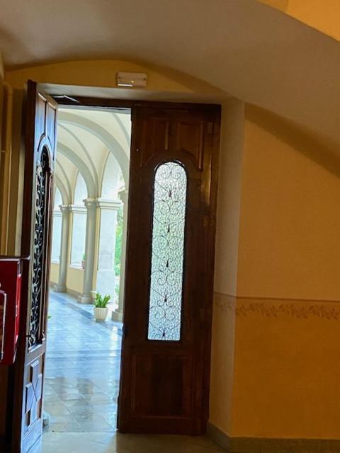 塞奥-德乌赫尔 Residencia Sagrada Familia酒店 外观 照片